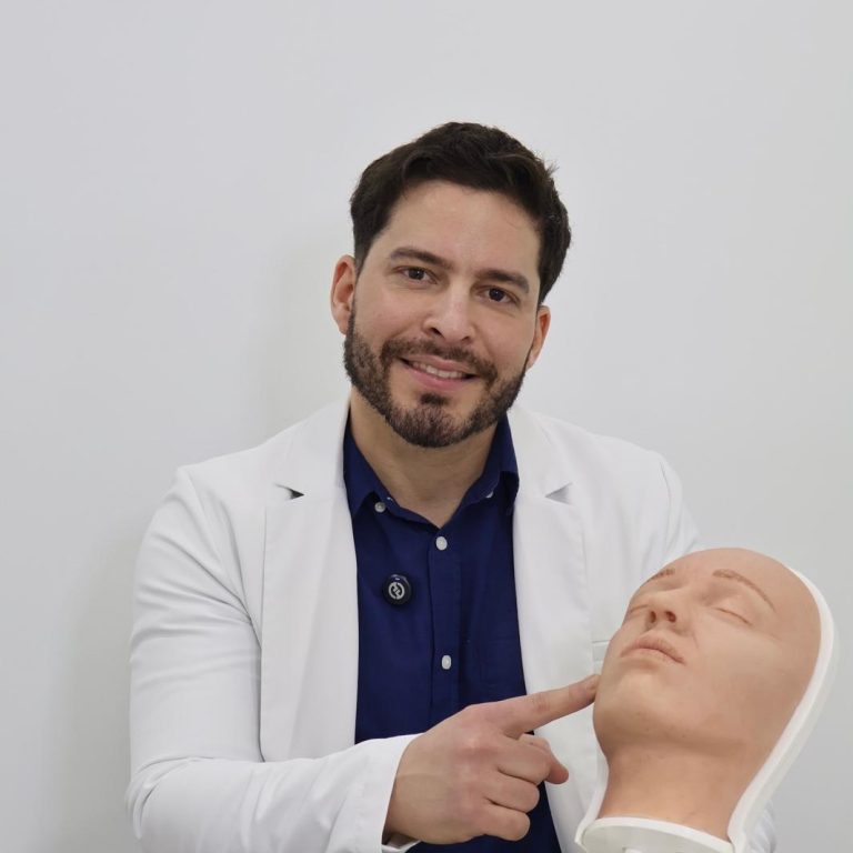 Adiós a la papada sin cirugía: Endolifting con lipoláser